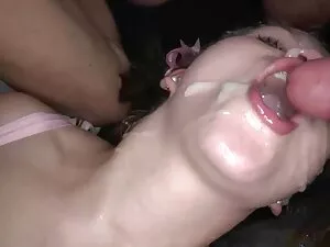 یک مرد پنهان چهره خو ...