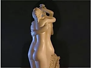 یک جوجه جوان با یک پ ...